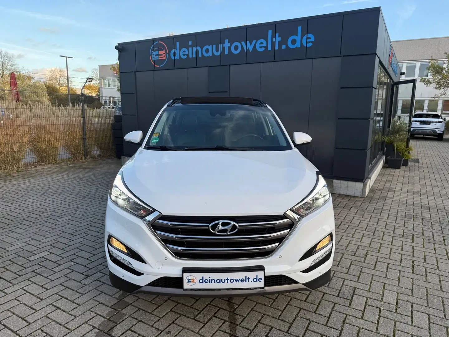 Hyundai TUCSON 4WD*Panorama*Kamera *Automatik Blanc - 2