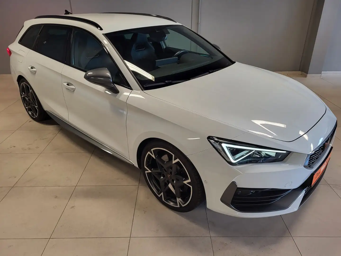 CUPRA Leon Sportstourer -VZ- 2.0 TSI DSG 4Drive *AHK* Weiß - 1