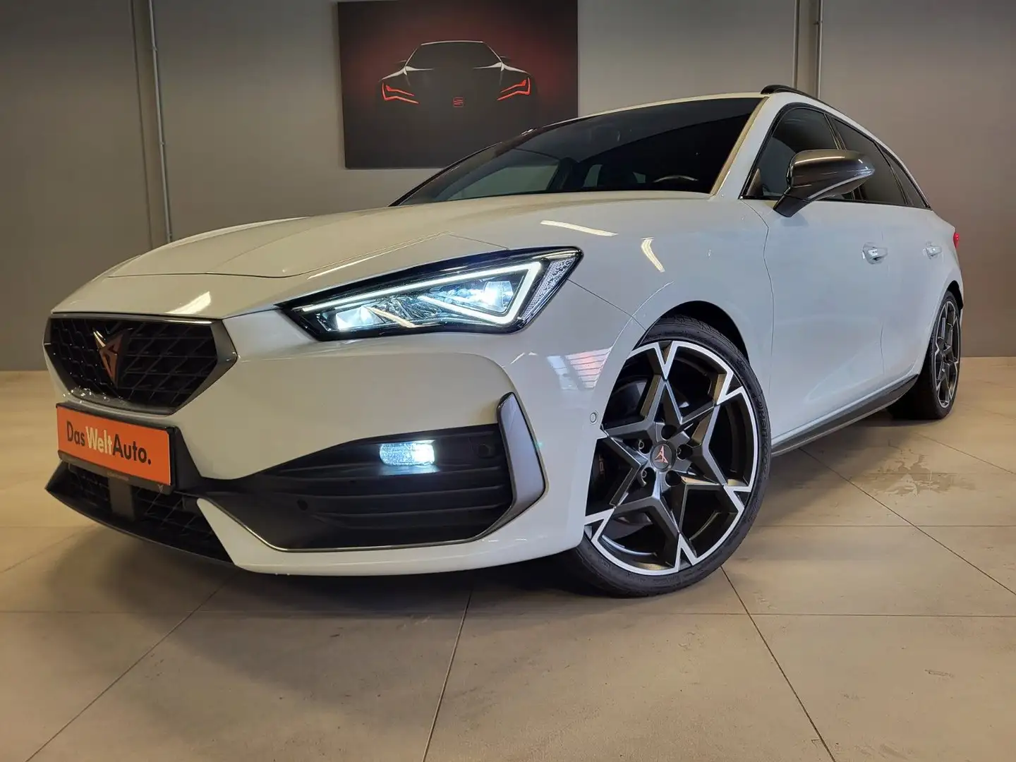 CUPRA Leon Sportstourer -VZ- 2.0 TSI DSG 4Drive *AHK* Weiß - 2