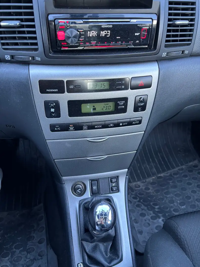 Toyota Corolla Corolla Break115 D-4D Linéa Sol Gris - 2