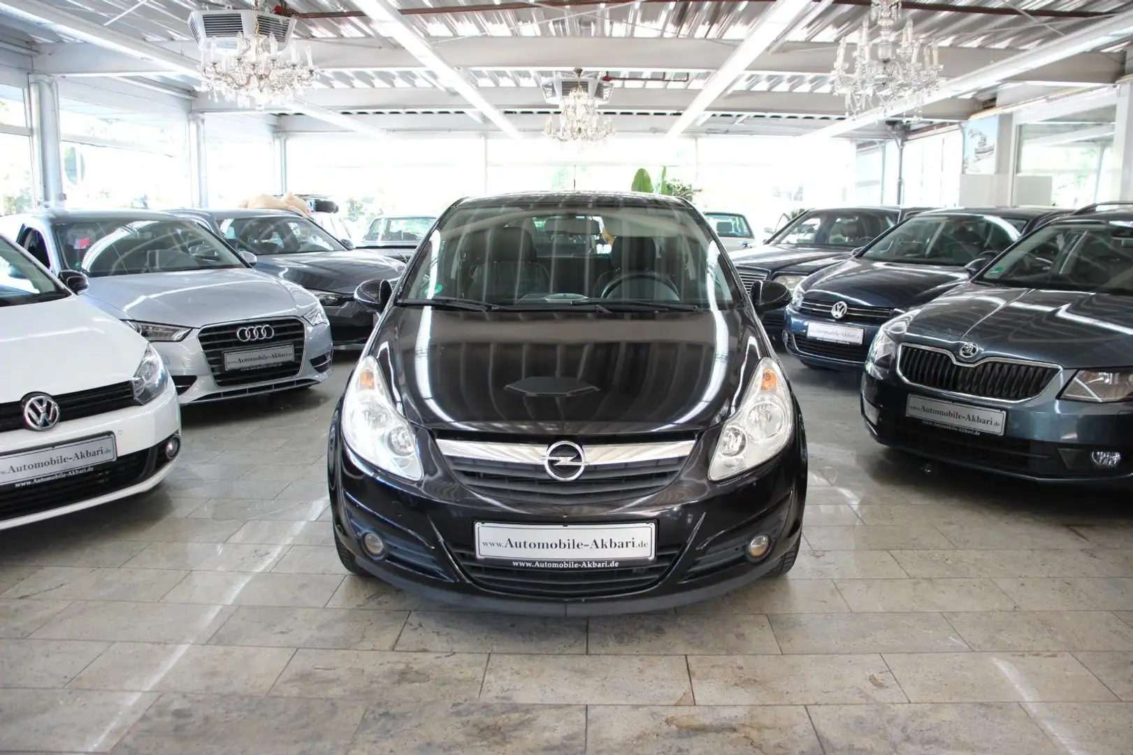Opel Corsa D CATCH ME Zwart - 1