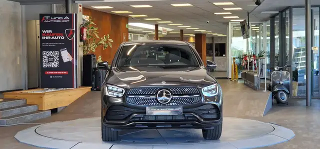 Mercedes-Benz GLC view 2