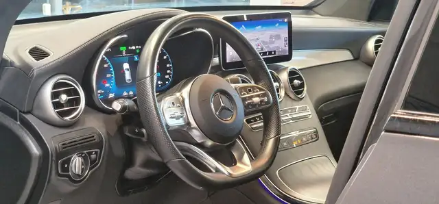 Mercedes-Benz GLC view 13