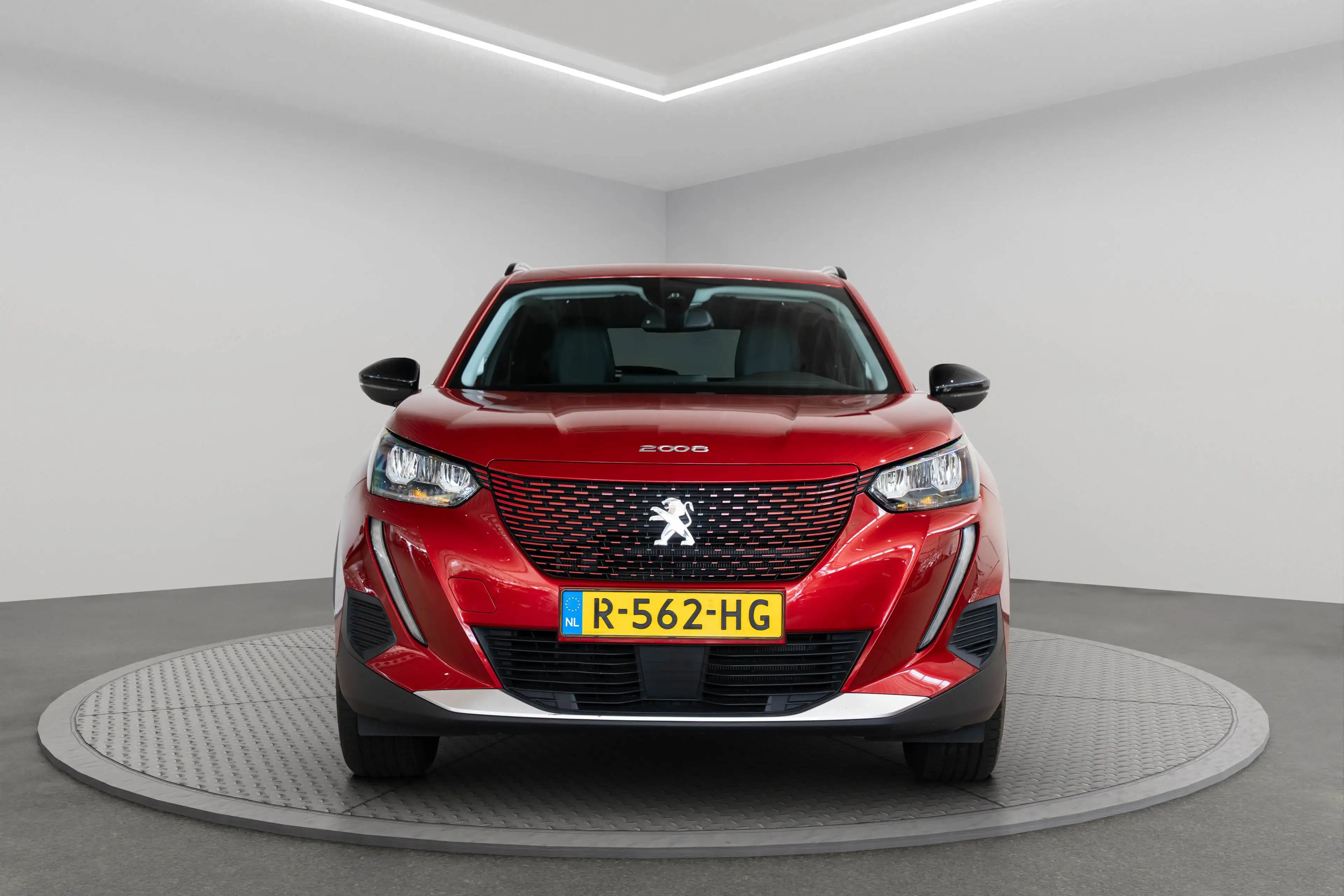 Peugeot e-2008 EV Allure 50 kWh | SOH 91% | Camera | Apple Carpla — photo 3