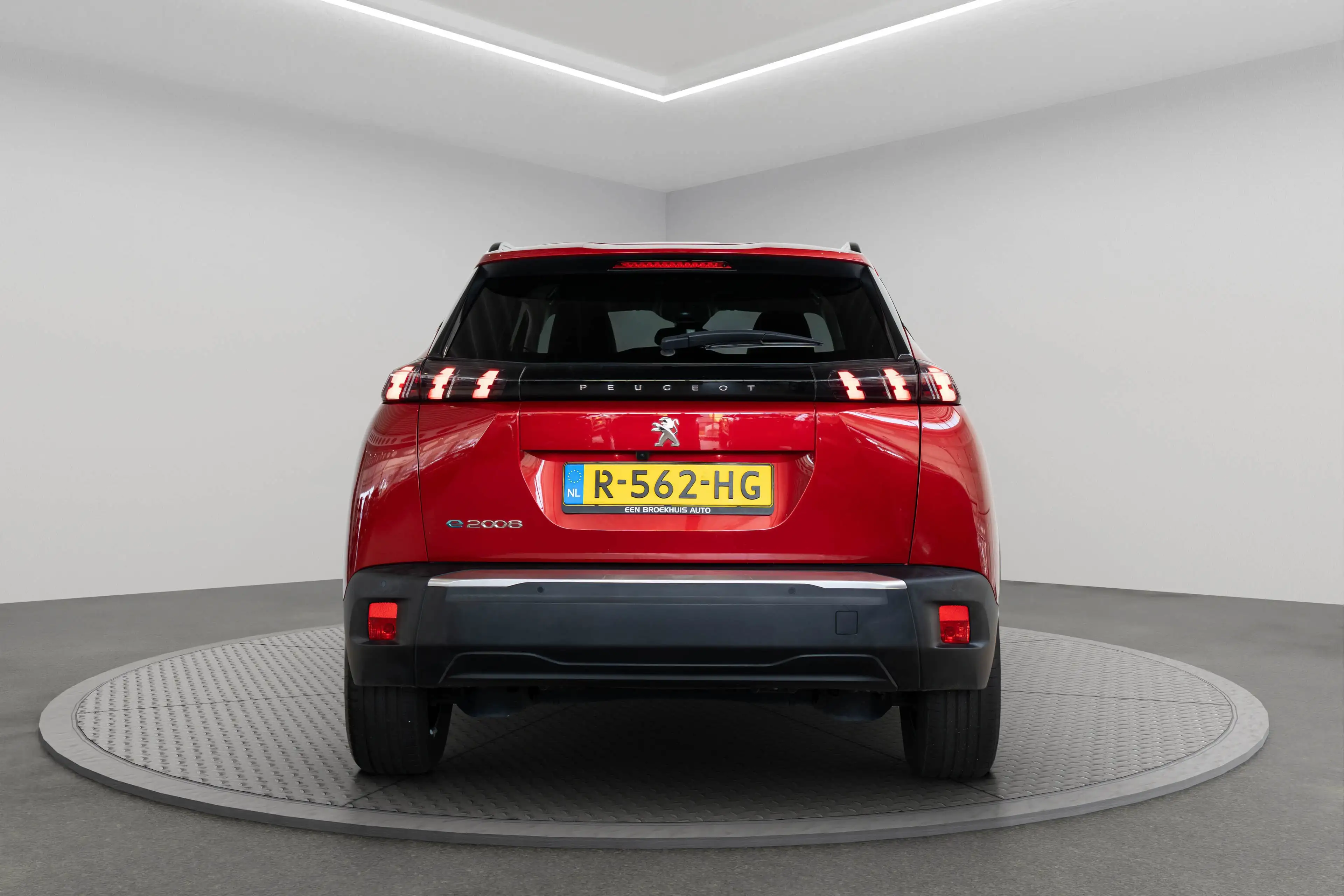 Peugeot e-2008 EV Allure 50 kWh | SOH 91% | Camera | Apple Carpla — photo 5