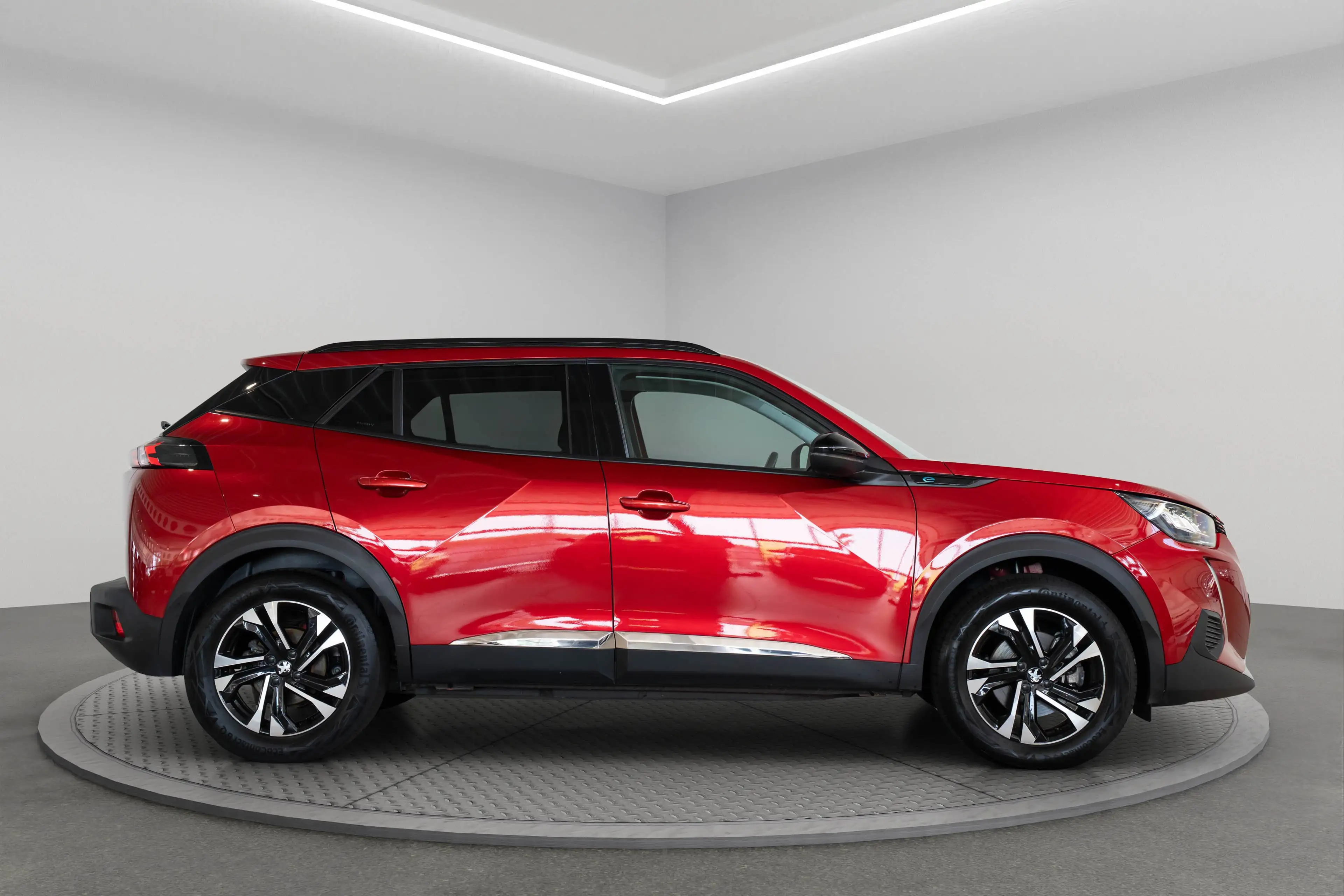 Peugeot e-2008 EV Allure 50 kWh | SOH 91% | Camera | Apple Carpla — photo 6