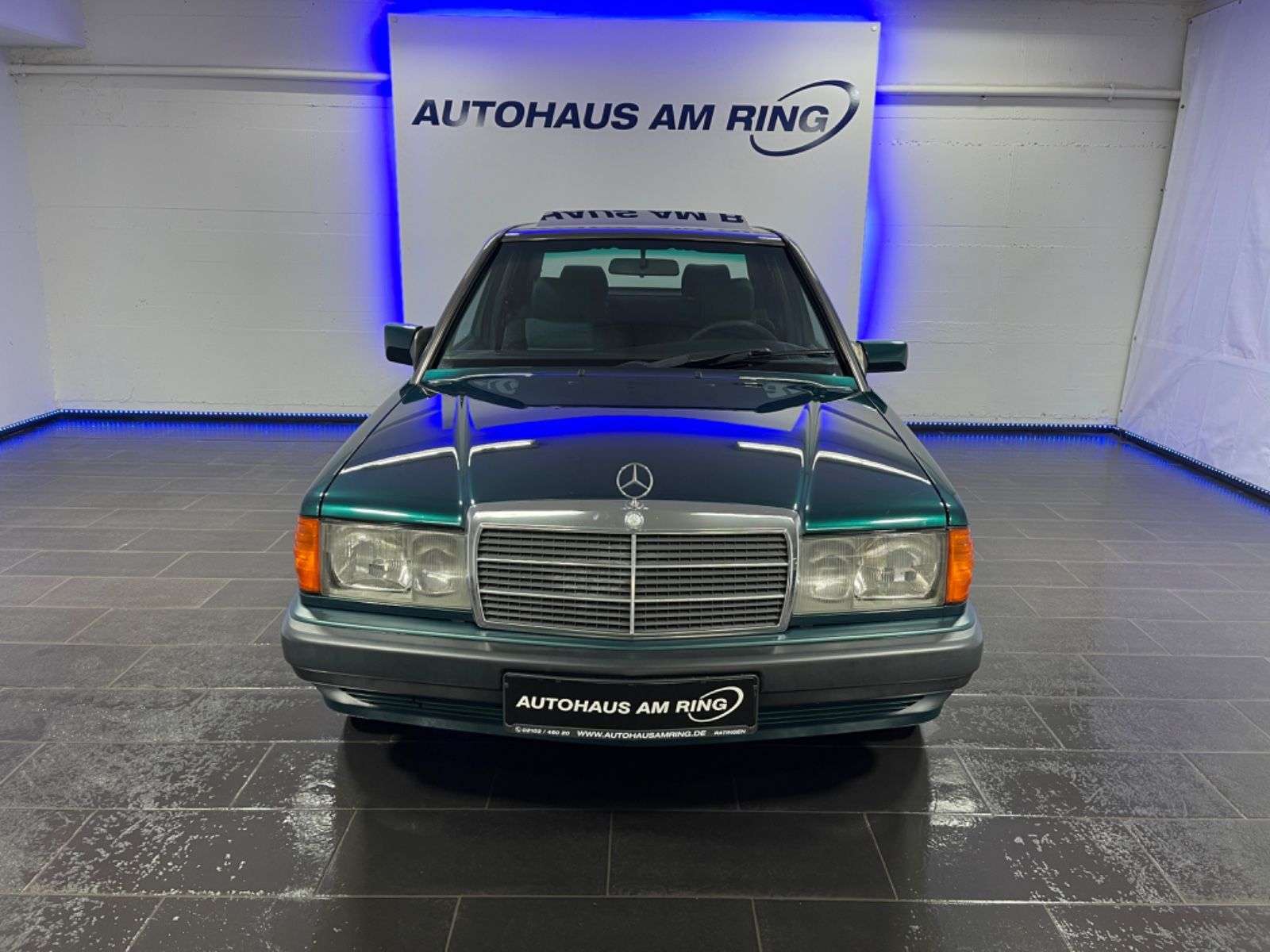 Second hand Mercedes Benz 190 2.5