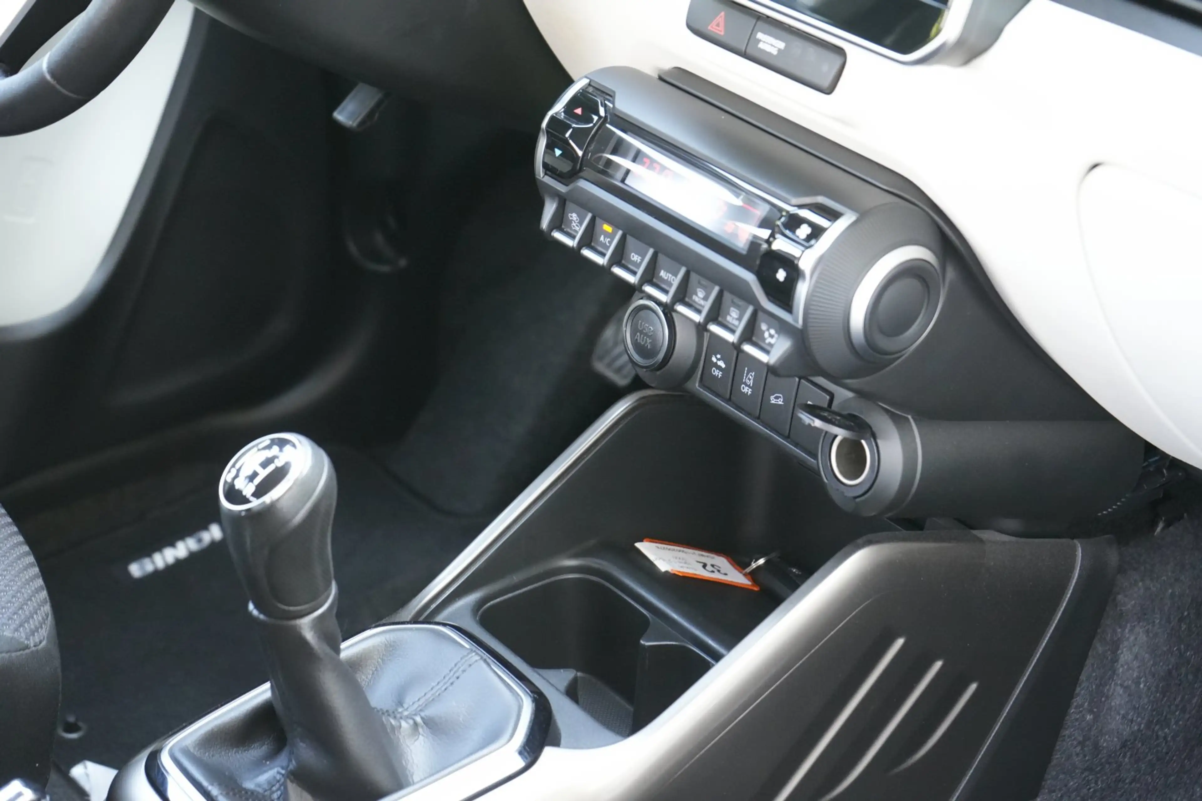 Suzuki Ignis 1.2 Comfort+ 4x4 Allrad Sitzh. Navi 1Hd. 1.2 4x4 E — photo 18