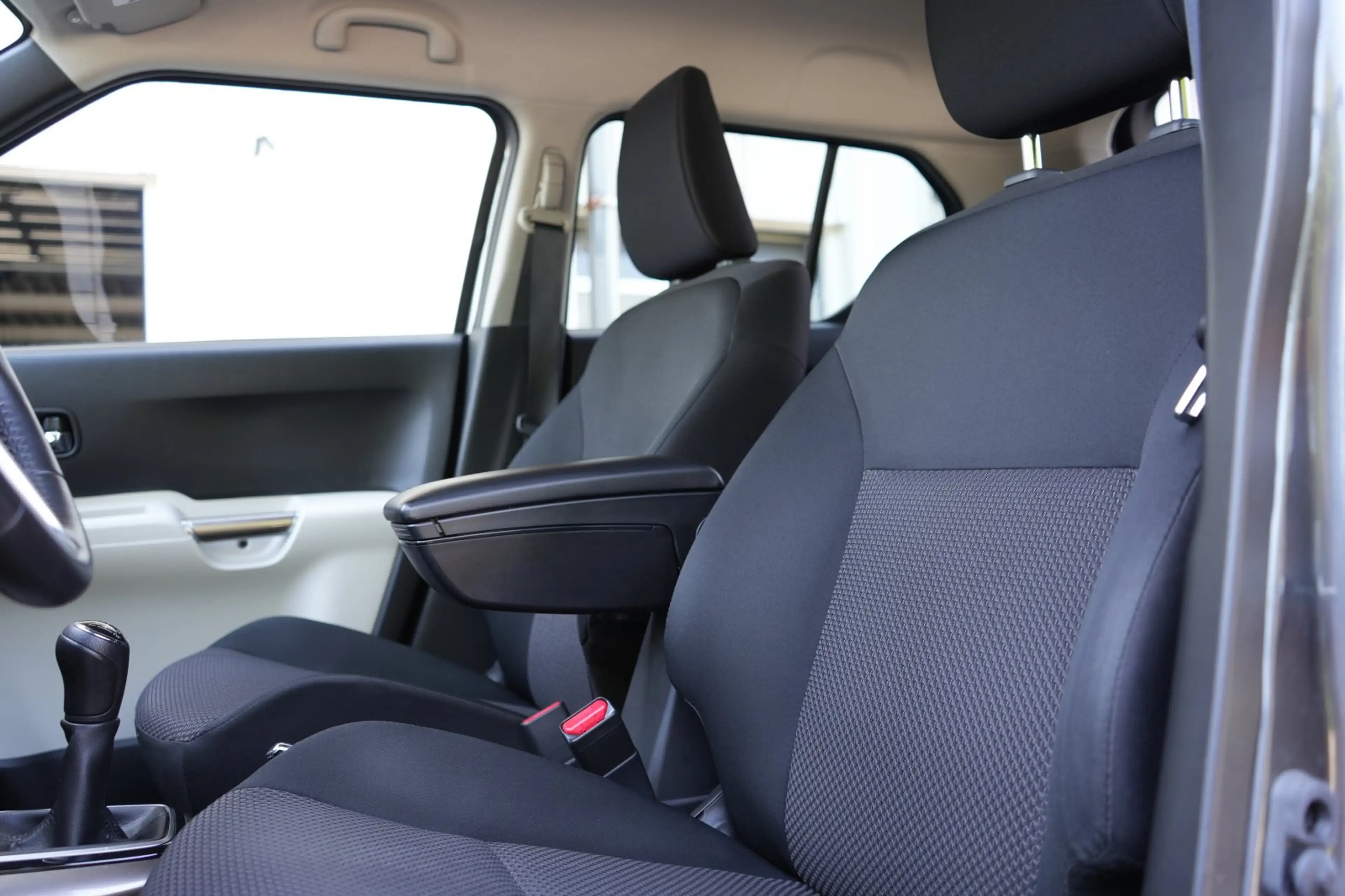 Suzuki Ignis 1.2 Comfort+ 4x4 Allrad Sitzh. Navi 1Hd. 1.2 4x4 E — photo 13