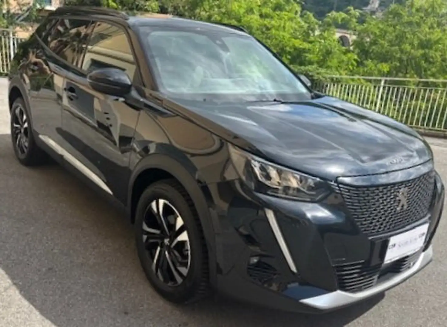 Peugeot 2008 1.2i PureTech 130CV Allure Pack Nero - 1
