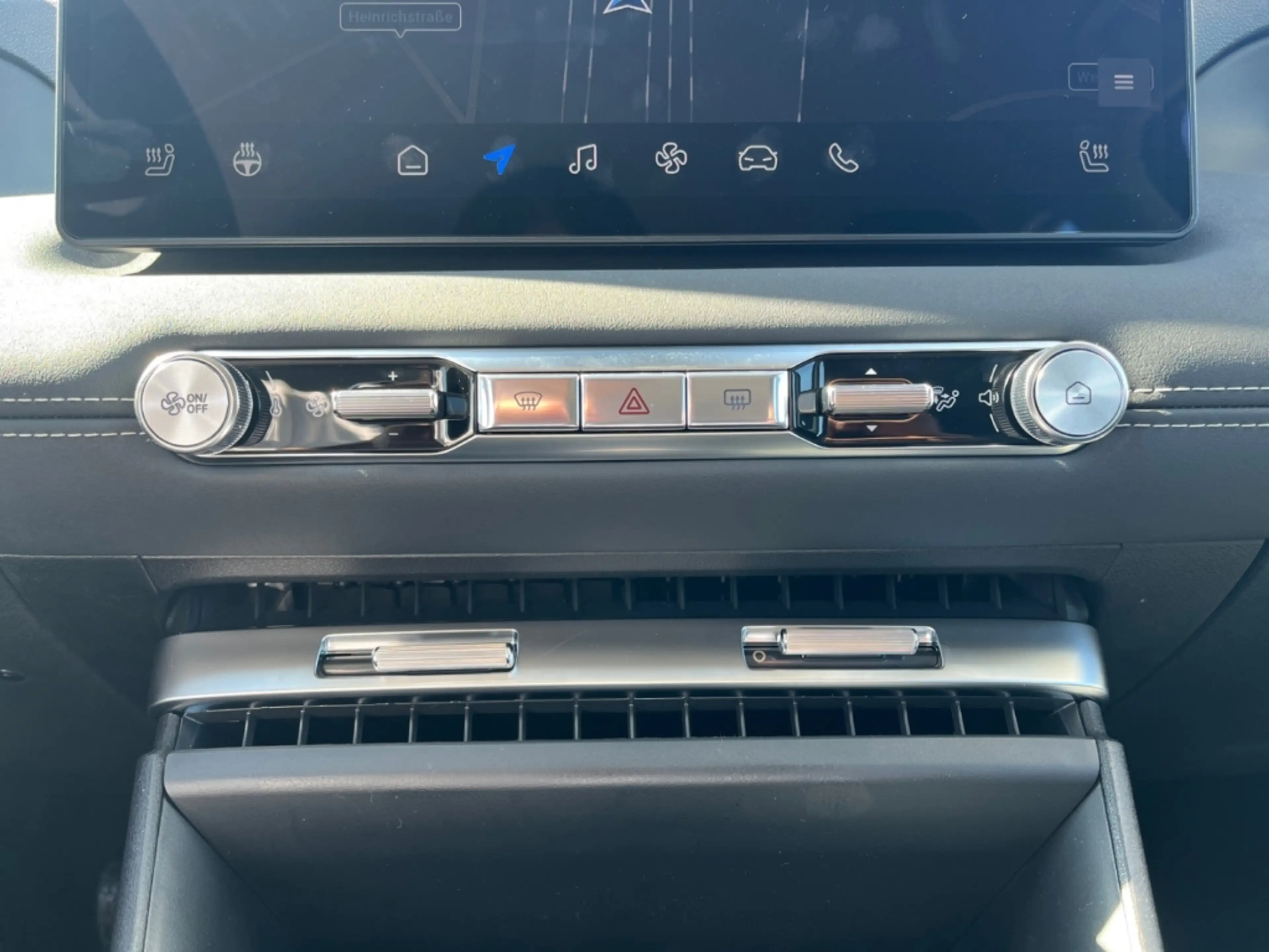 MG MG4 Comfort Standard Range 43kWh — photo 15