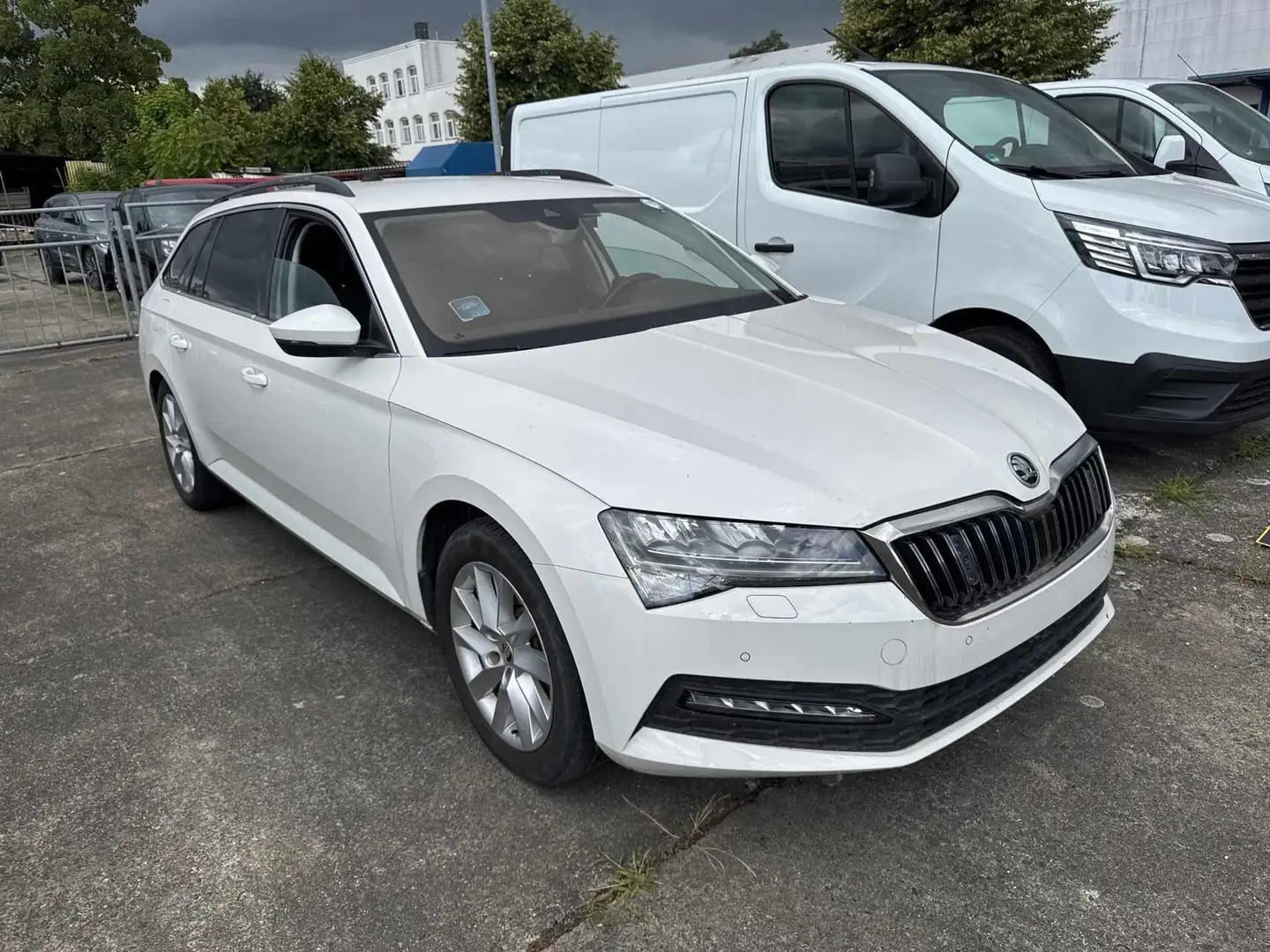 Skoda Superb Superb Wagon 2.0 tsi Laurin - 1