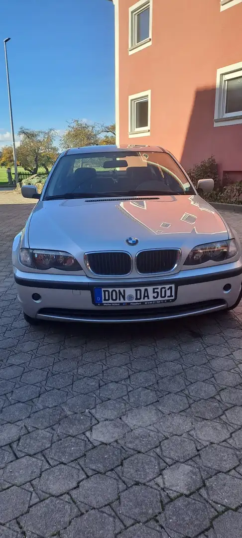 BMW 320 320d - 1