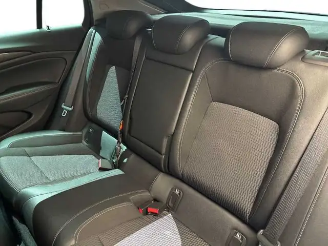 Opel Insignia view 9