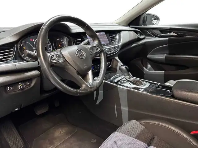 Opel Insignia view 11