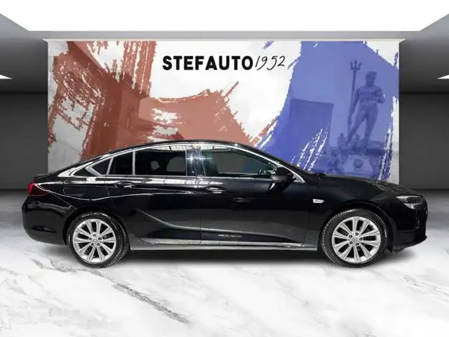 Opel Insignia view 3