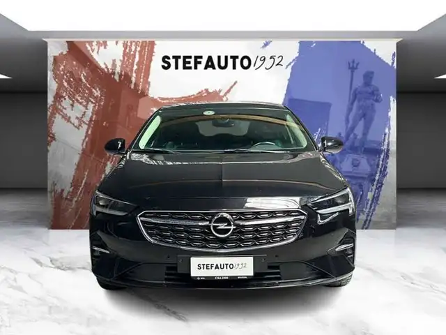 Opel Insignia view 2