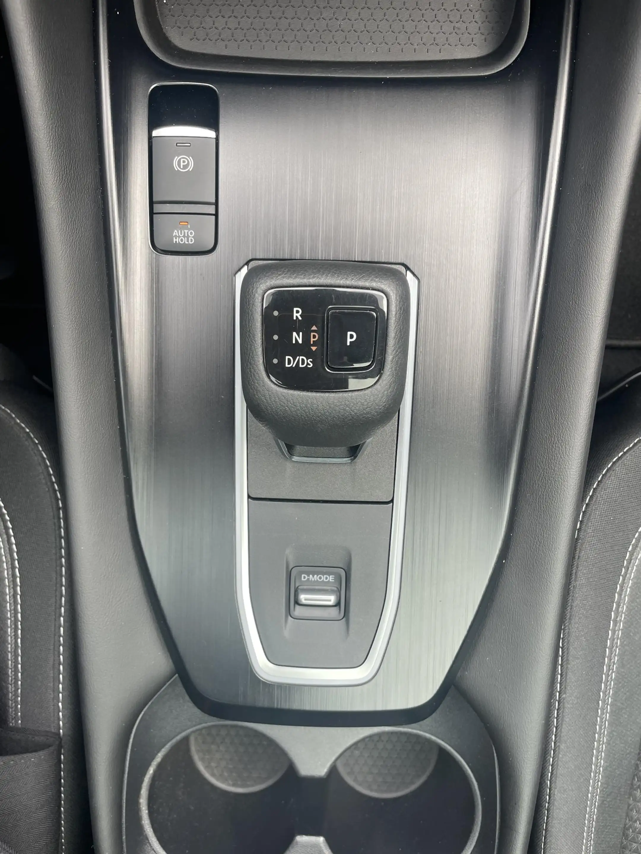 Nissan Qashqai 1.3 MHEV Xtronic N-Connecta — photo 12