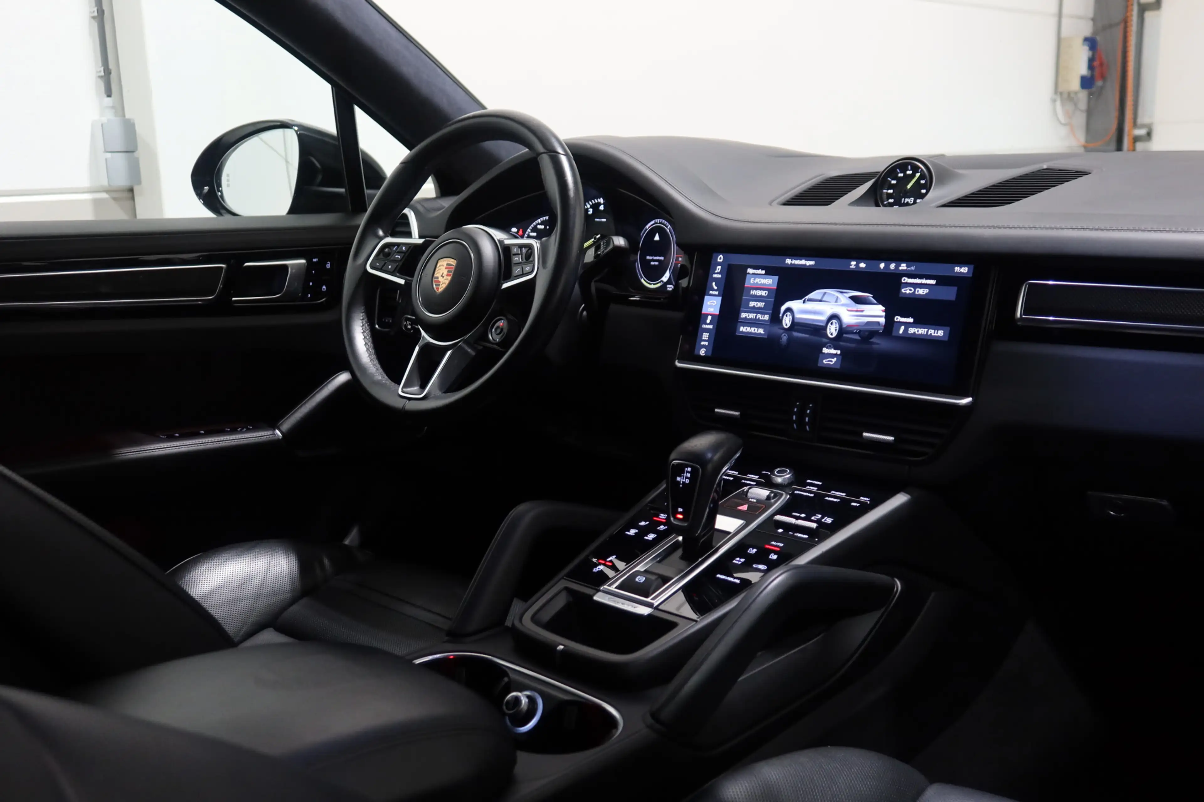 Porsche Cayenne Coupé I Full options I Sport 3.0 E-Hybrid — photo 9