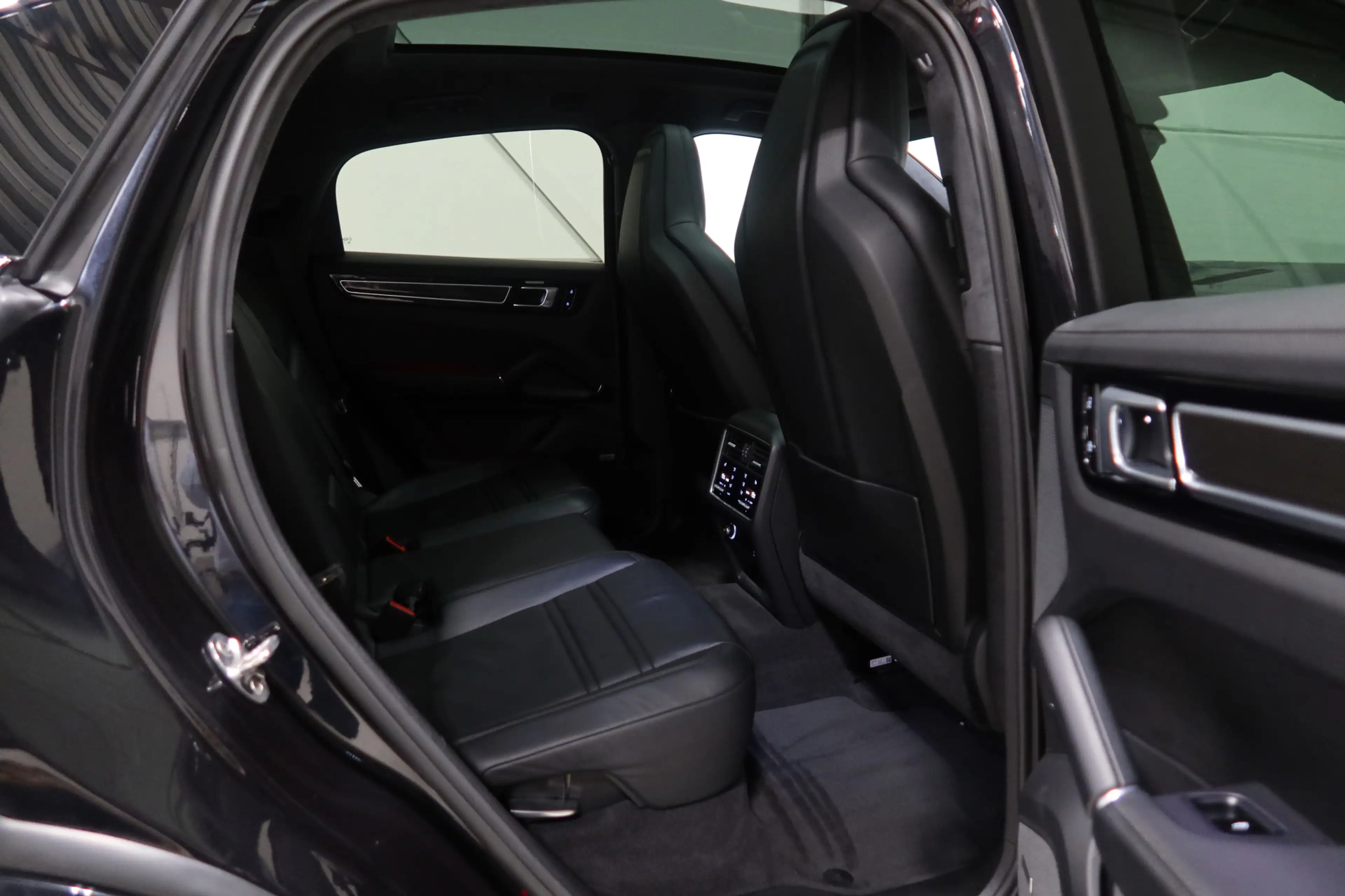 Porsche Cayenne Coupé I Full options I Sport 3.0 E-Hybrid — photo 13