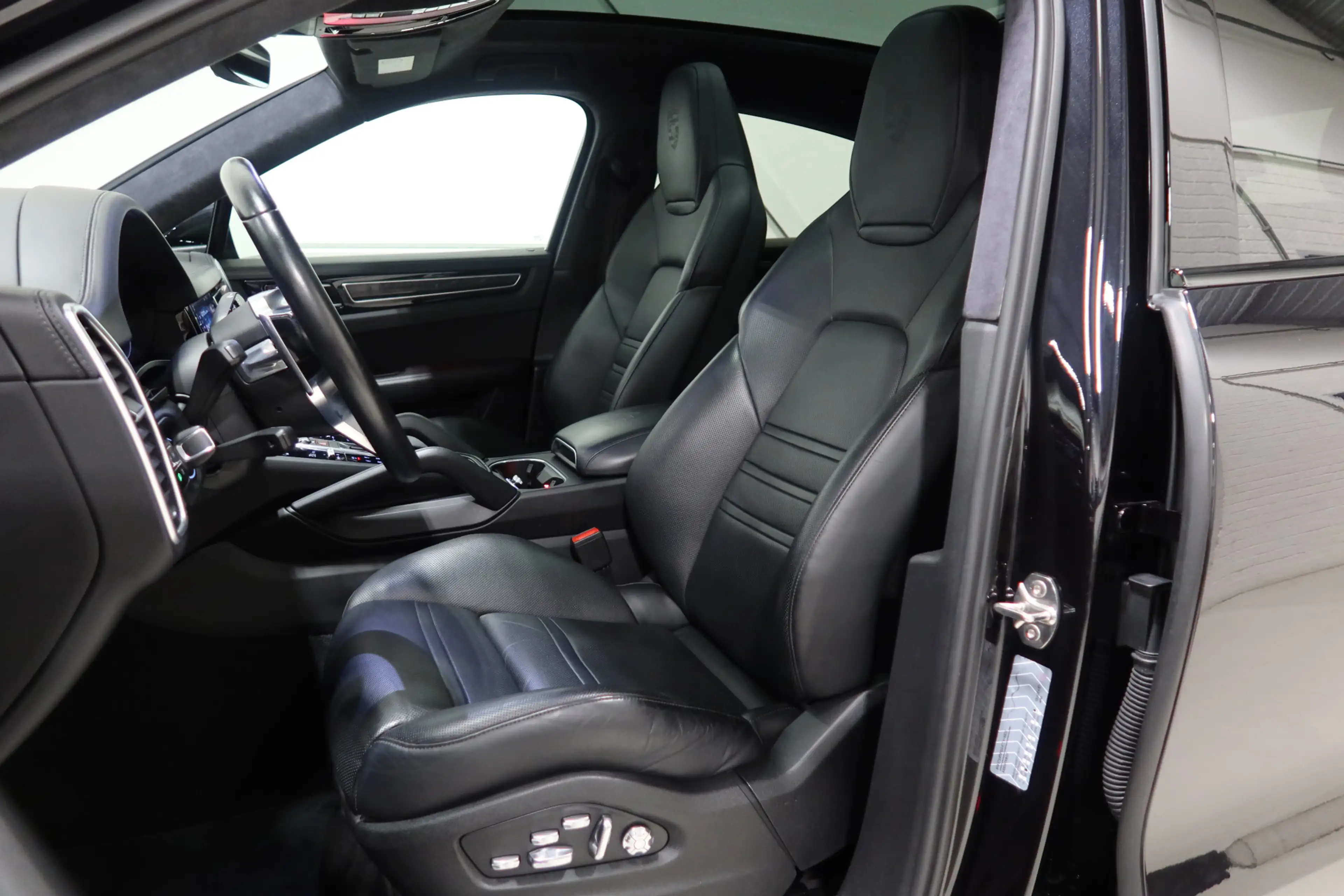 Porsche Cayenne Coupé I Full options I Sport 3.0 E-Hybrid — photo 14