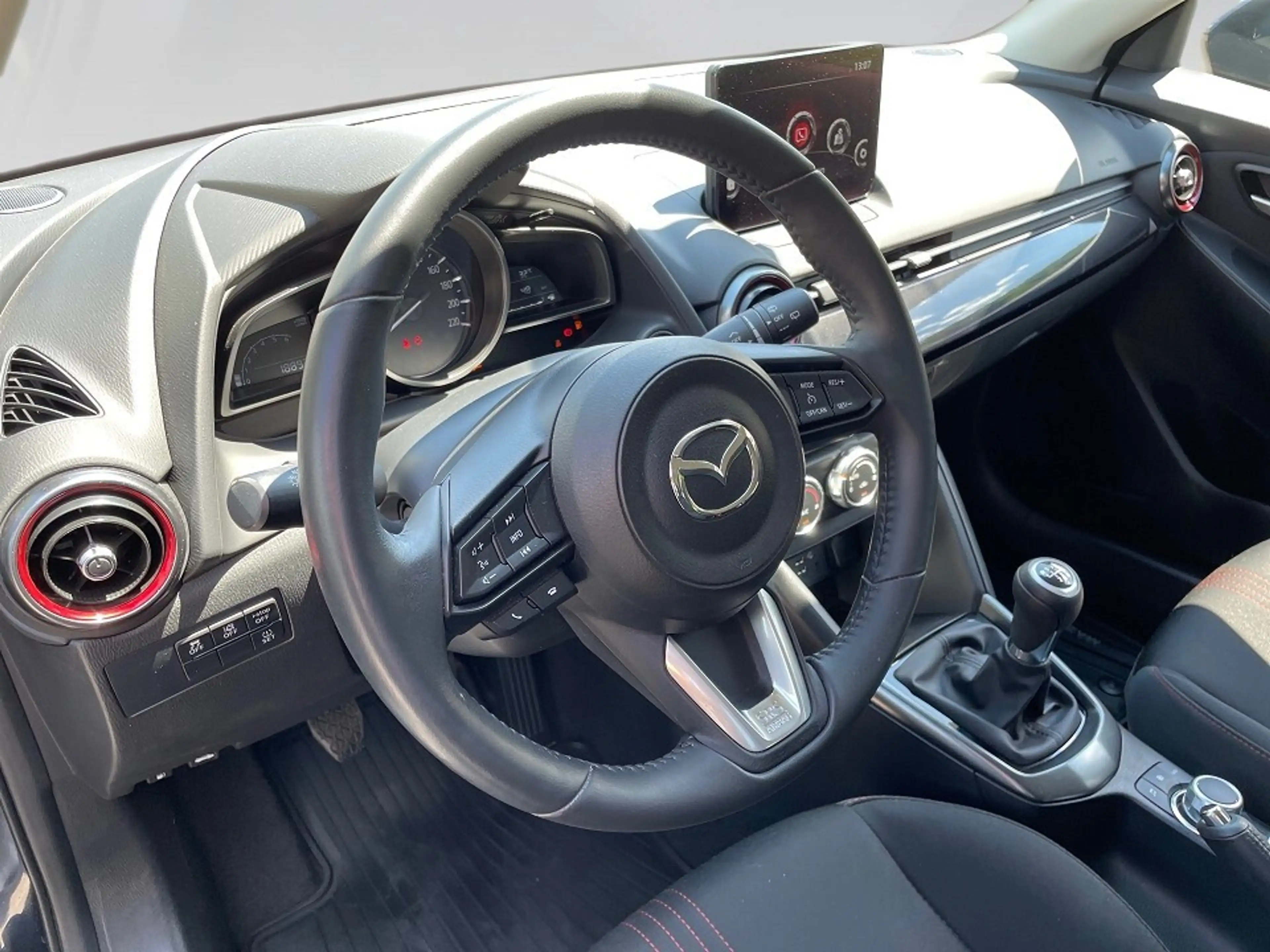 Mazda 2 03 1.5L e-SKYACTIV G 90ps MT HOMURA — photo 12