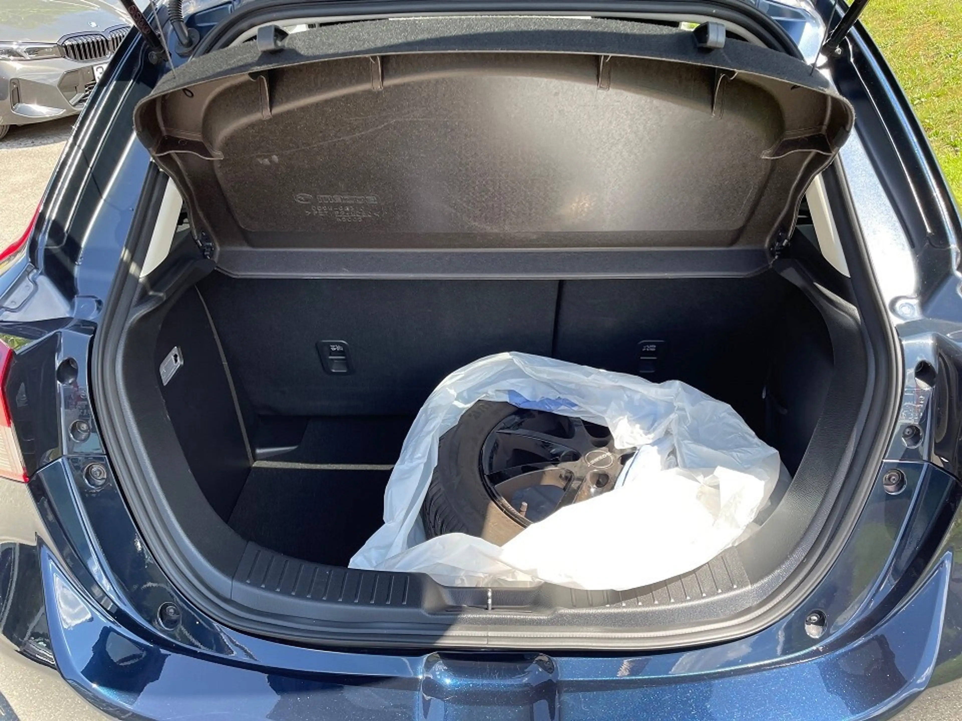 Mazda 2 03 1.5L e-SKYACTIV G 90ps MT HOMURA — photo 9