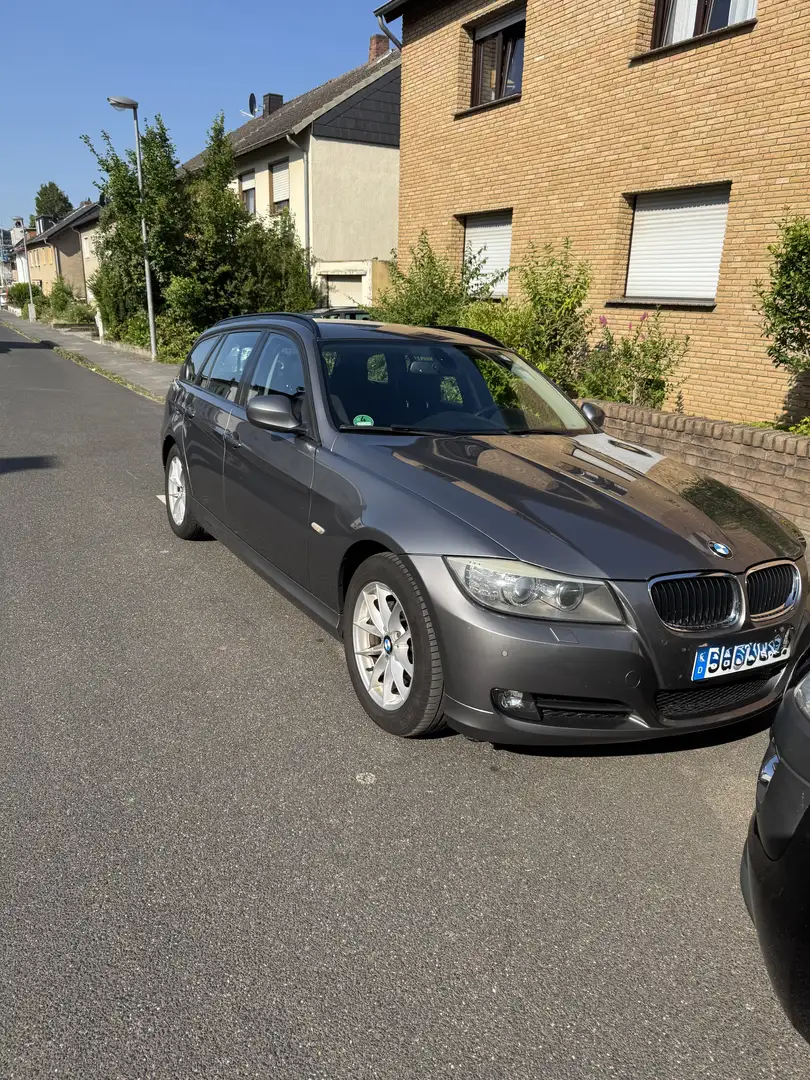 BMW 318 318d DPF Touring Aut. Edition Exclusive - 1