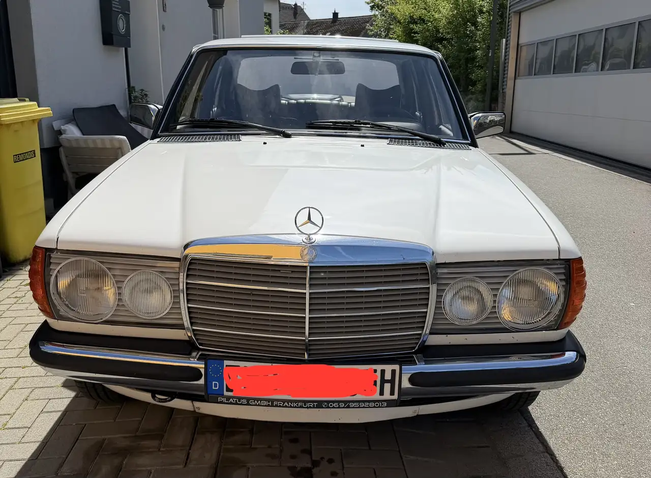 Mercedes-Benz 200 1978
