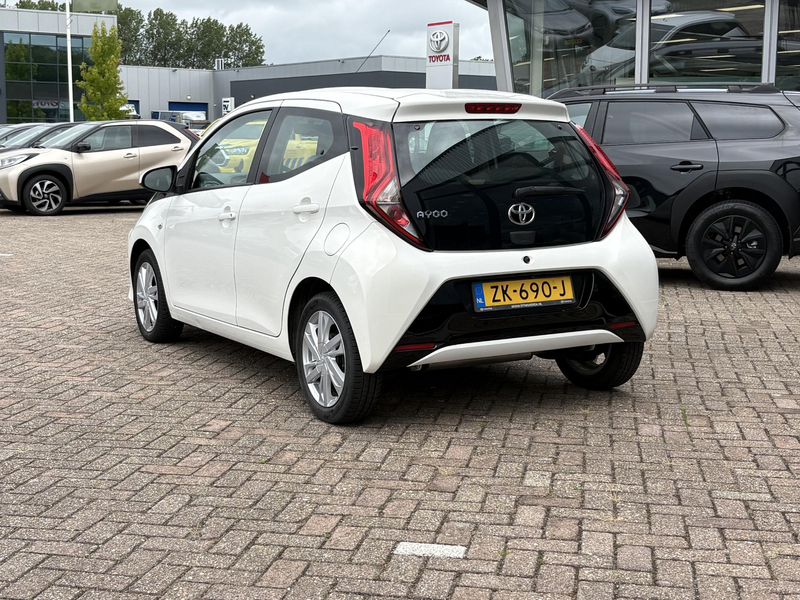 Toyota Aygo 1.0 VVT-i x-play limited — photo 4