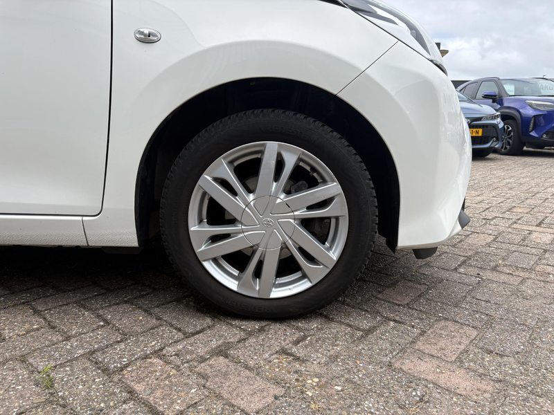 Toyota Aygo 1.0 VVT-i x-play limited — photo 6