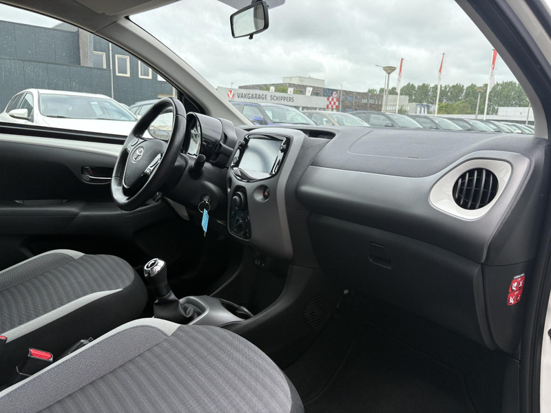 Toyota Aygo 1.0 VVT-i x-play limited — photo 7