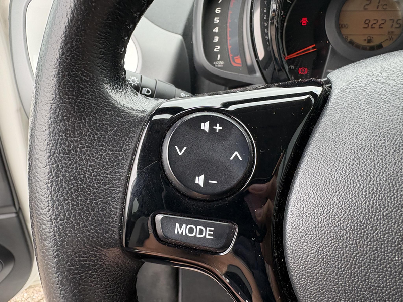 Toyota Aygo 1.0 VVT-i x-play limited — photo 12