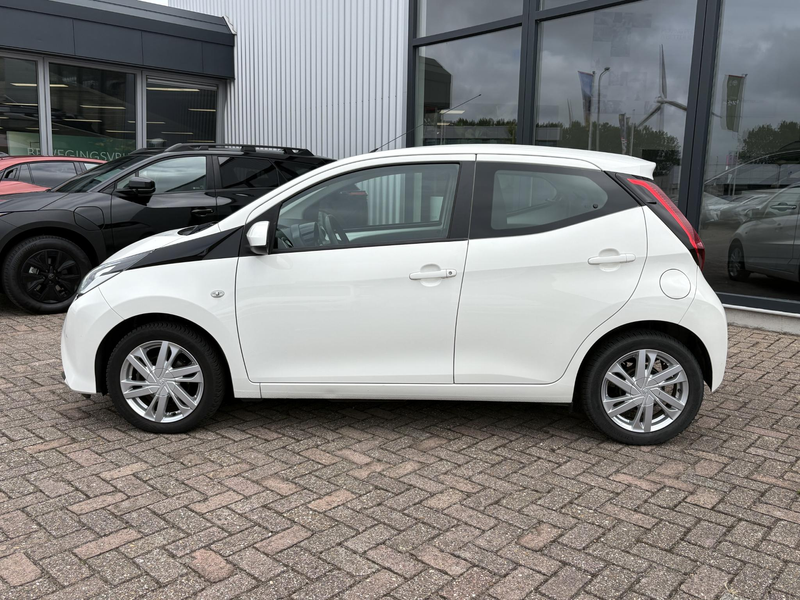 Toyota Aygo 1.0 VVT-i x-play limited — photo 3