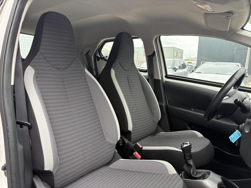Toyota Aygo 1.0 VVT-i x-play limited — photo 8