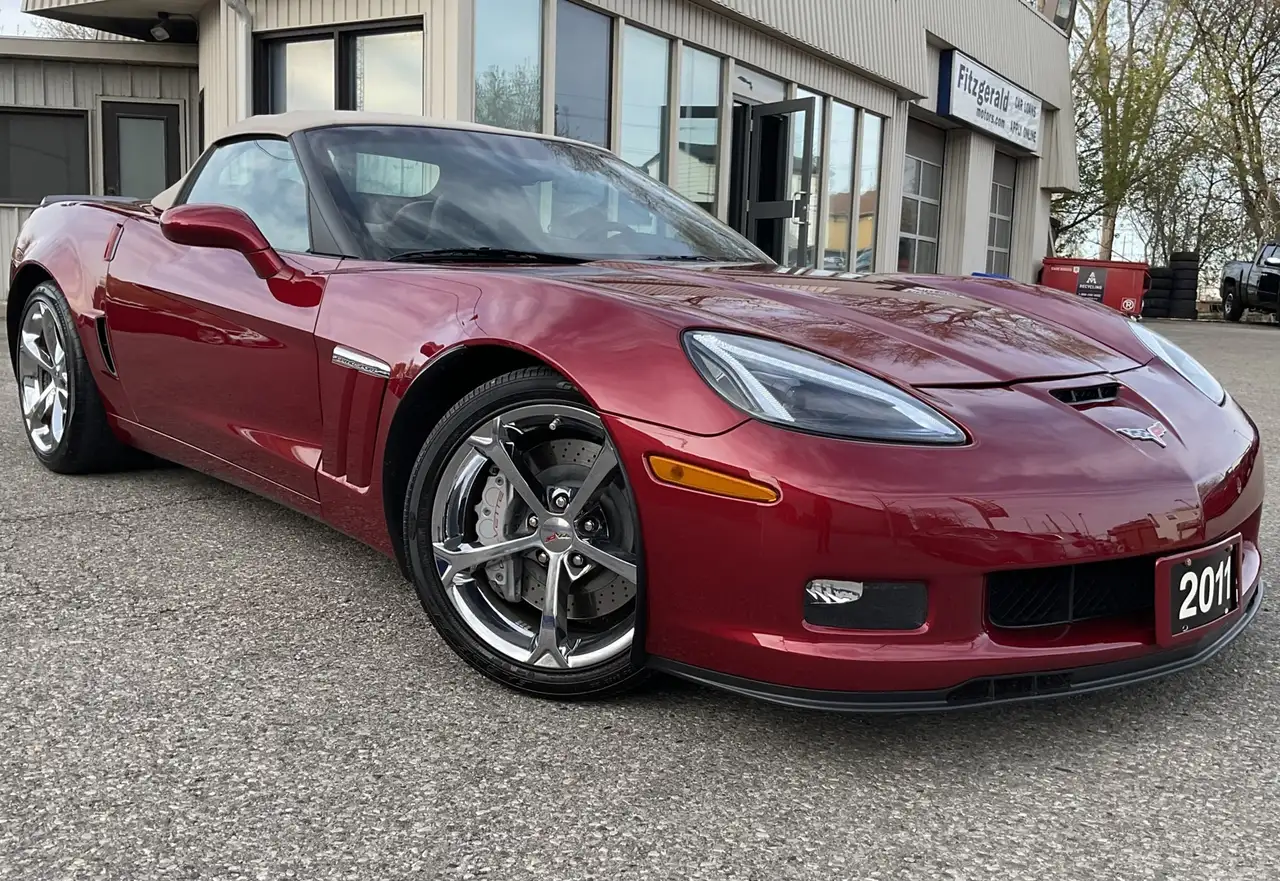 Chevrolet Corvette снимка Chevrolet Corvette