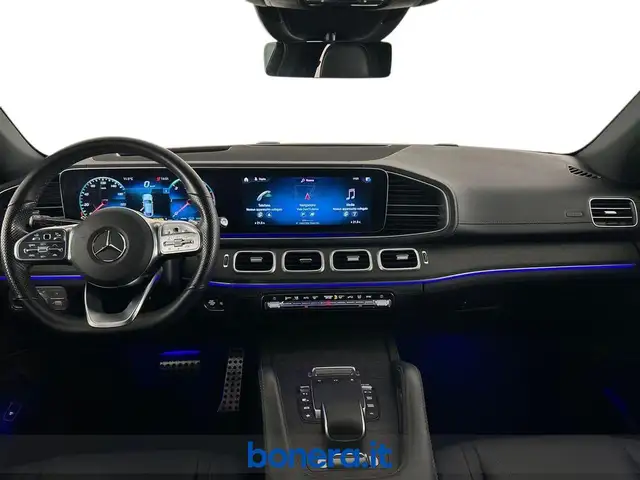 Mercedes-Benz 300 view 10