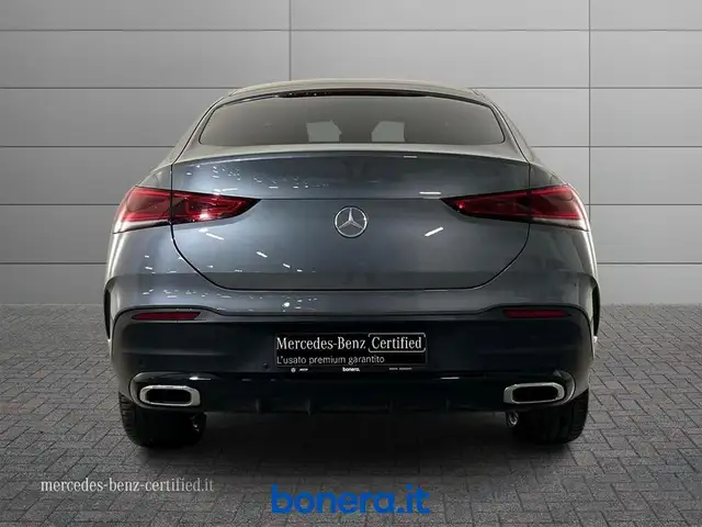 Mercedes-Benz 300 view 5