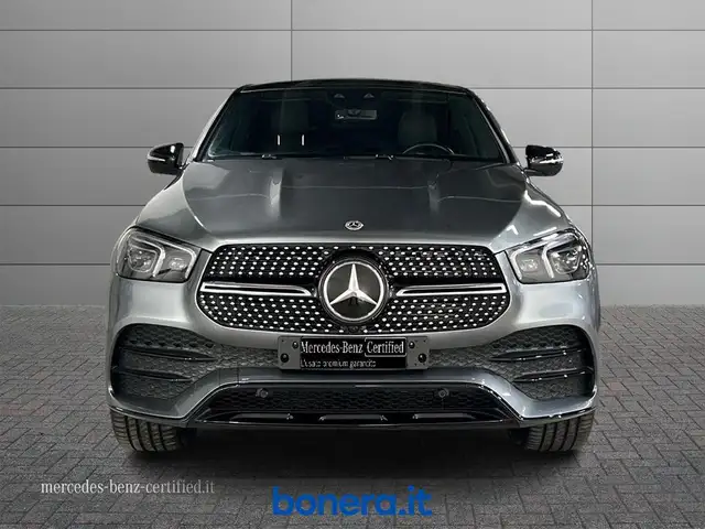 Mercedes-Benz 300 view 4