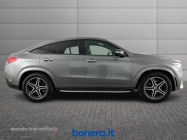 Mercedes-Benz 300 view 6