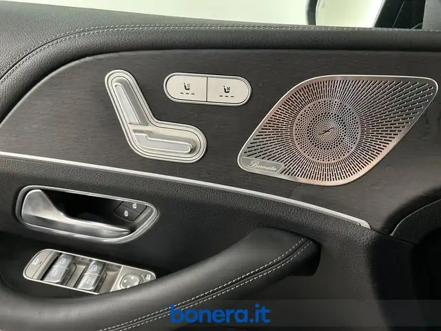 Mercedes-Benz 300 view 19