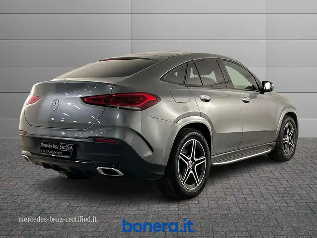 Mercedes-Benz 300 view 3
