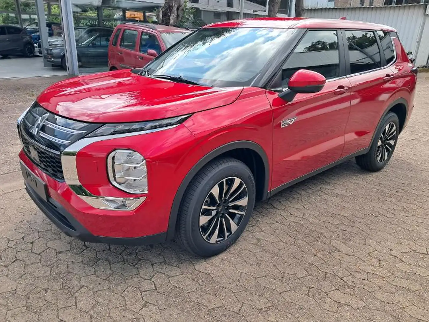 Mitsubishi Outlander 2.4L PHEV PLUS Rouge - 1