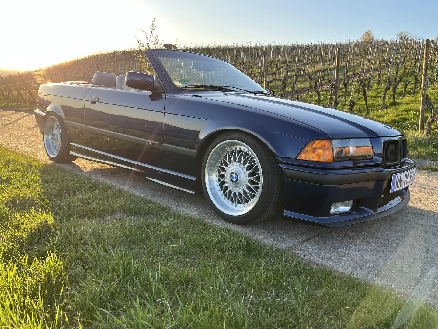 BMW 325 325i Bleu - 1