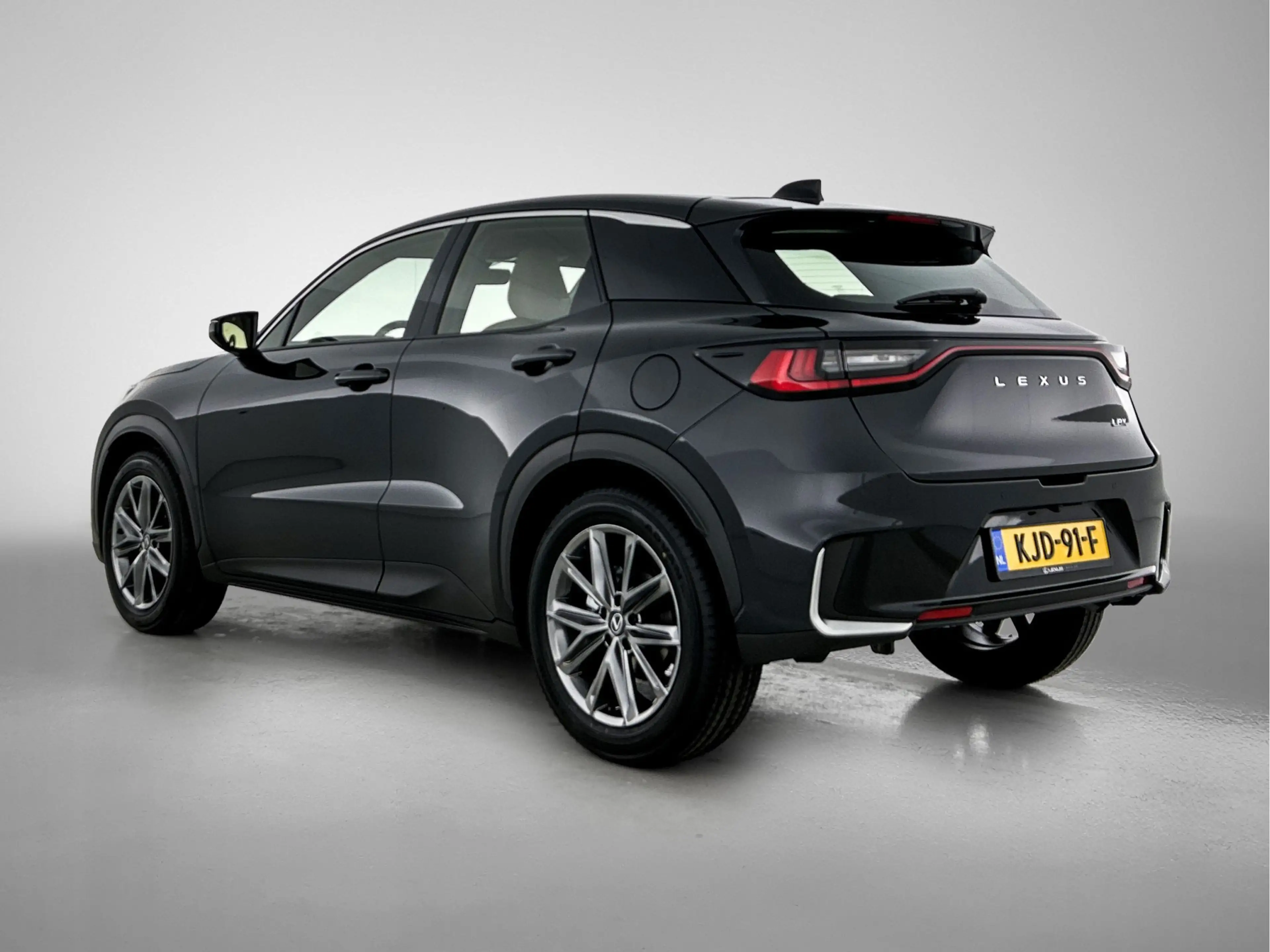 Lexus LBX Elegant 2WD | Tech Pack | Stuurwiel Verwarming | P — photo 14