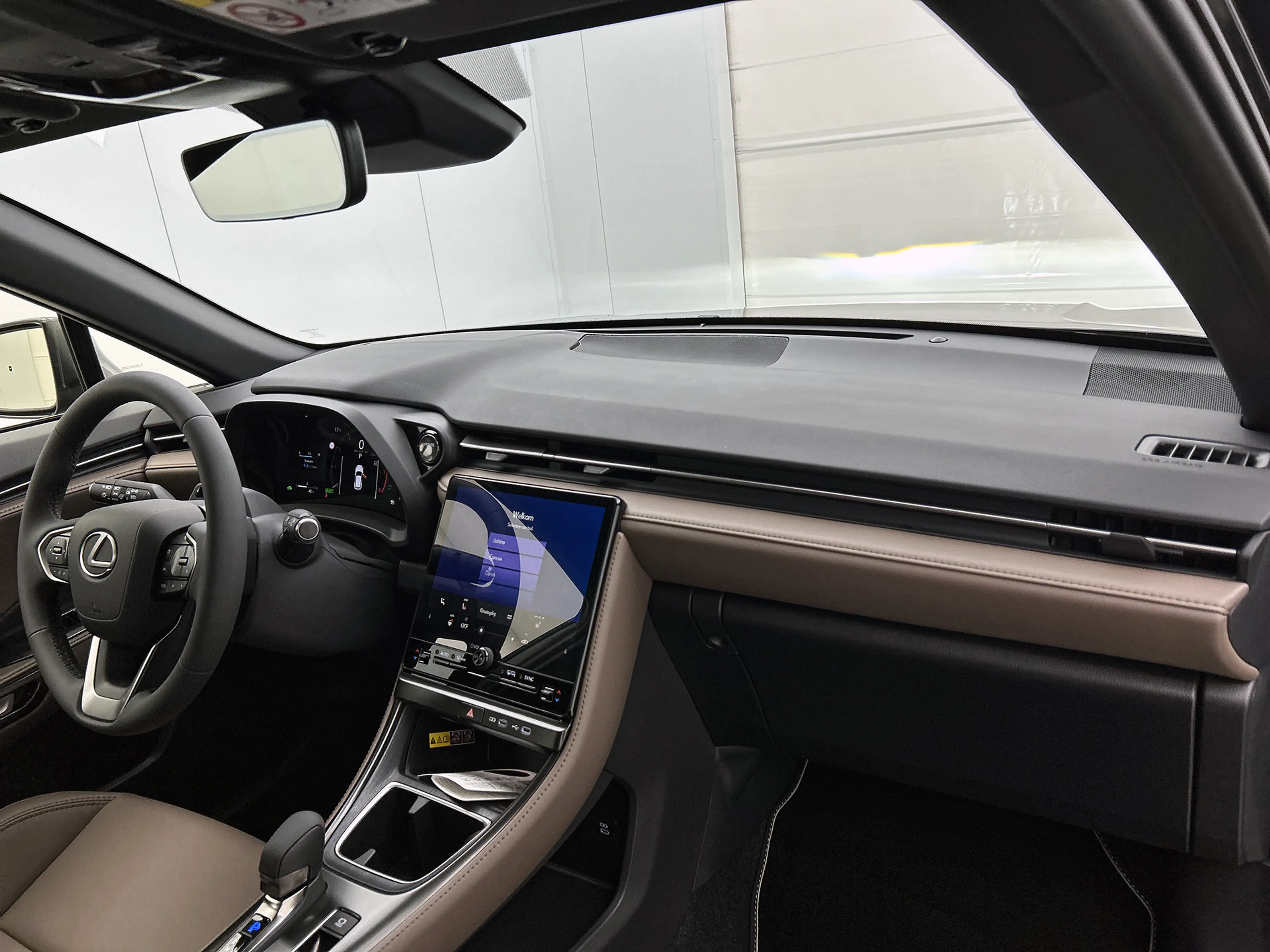 Lexus LBX Elegant 2WD | Tech Pack | Stuurwiel Verwarming | P — photo 6