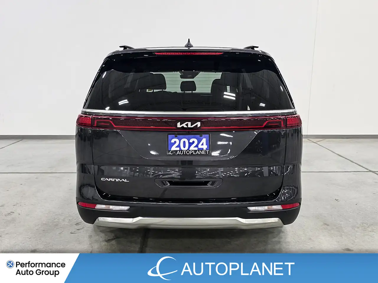 Kia Carnival снимка Kia Carnival