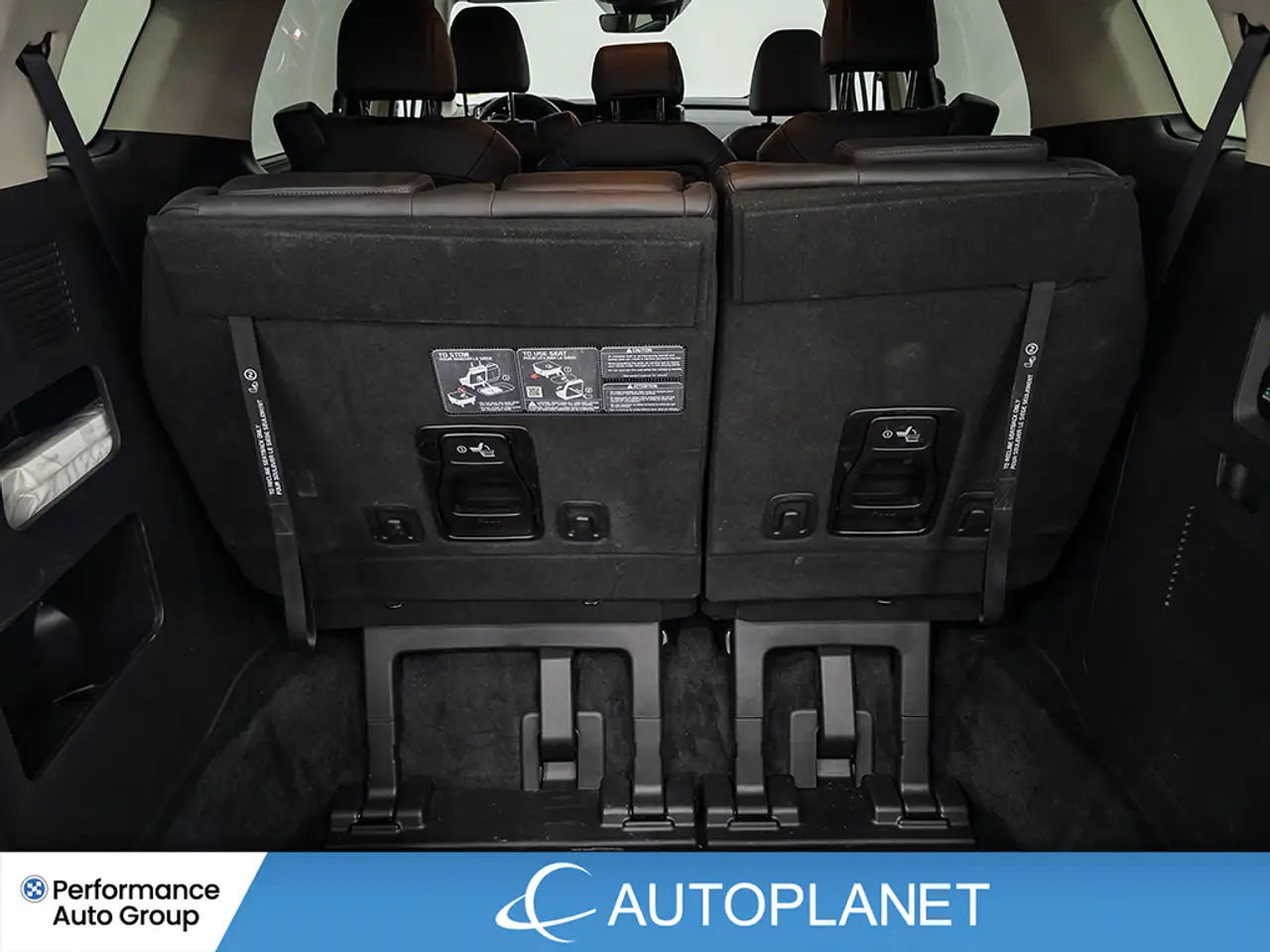 Kia Carnival снимка Kia Carnival