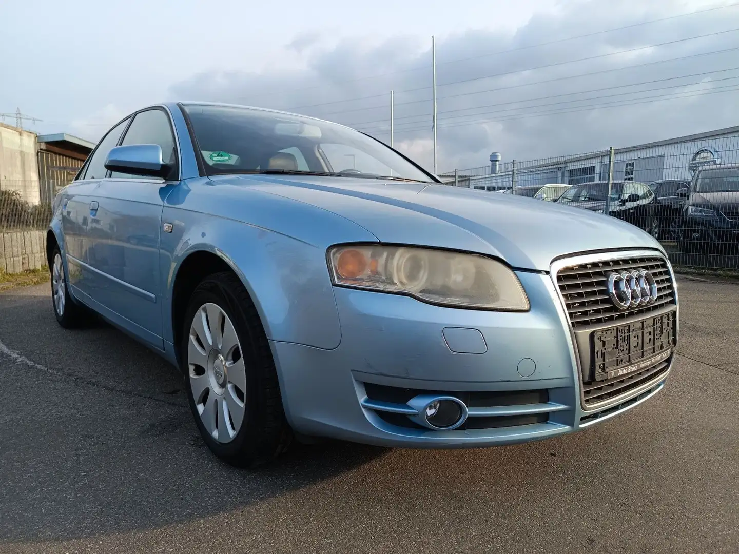 Audi A4 Lim. 2.0 Blau - 1