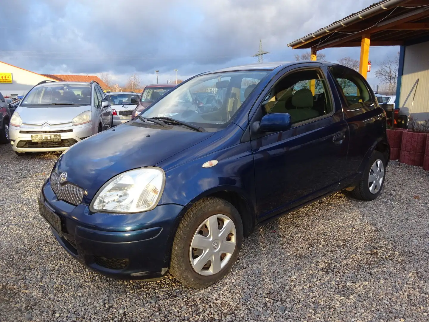 Toyota Yaris 1.0 Sol*Klima Blau - 1
